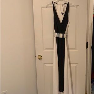 Express size 4 black & white hi low dress w/ belt
